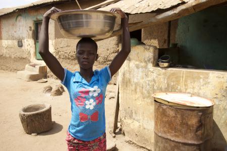 Esther fue víctima de la trata con 13 años