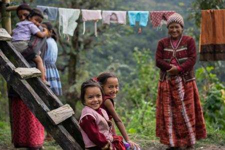 Familia de Nepal seis meses después del terremoto Familia de Nepal seis meses después del terremoto