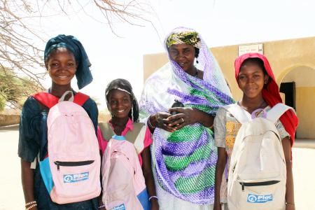 Fadimoutou con sus tres hijas (Mali)